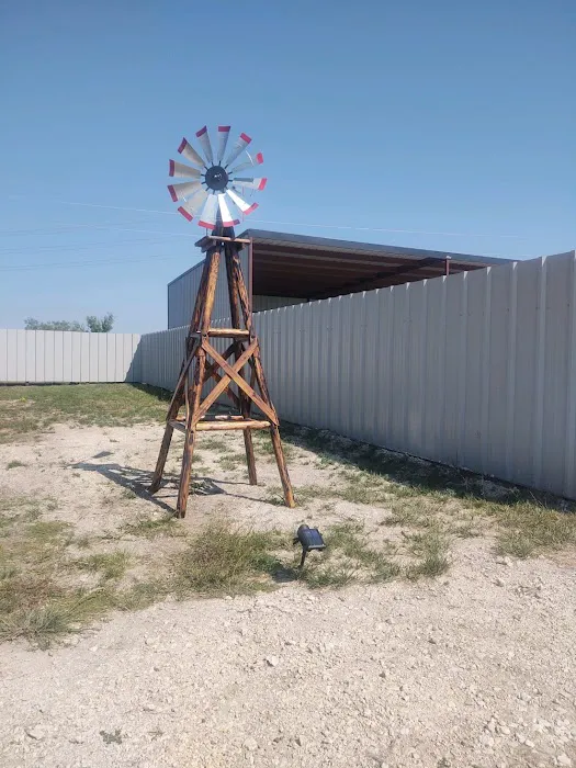 Elmdale Covered RV Park Picture 1