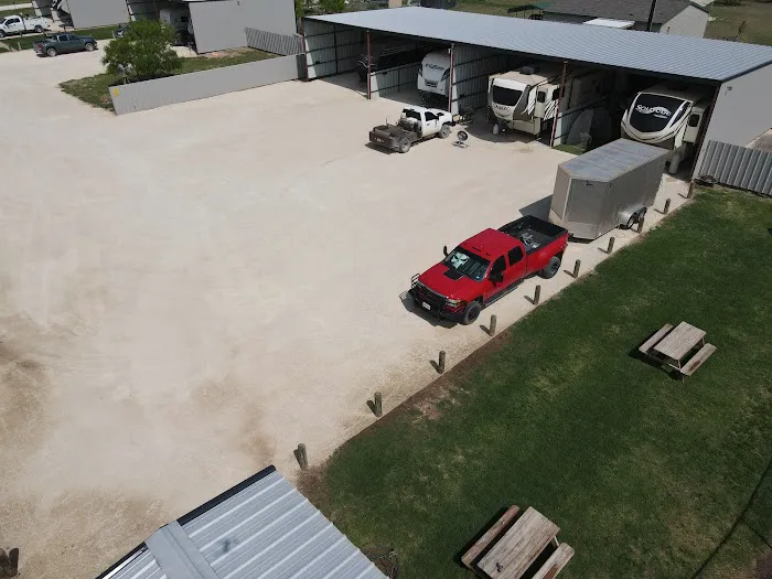 Elmdale Covered RV Park Picture 2