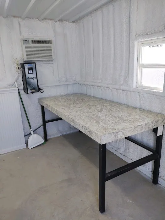 Elmdale Covered RV Park Picture 7