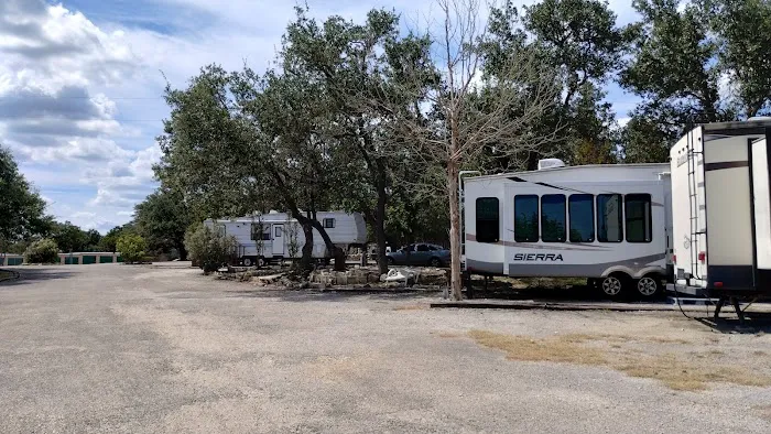 Shady Oaks RV Resort Picture 2