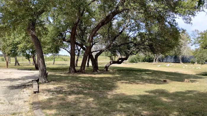 Shady Oaks RV Resort Picture 7