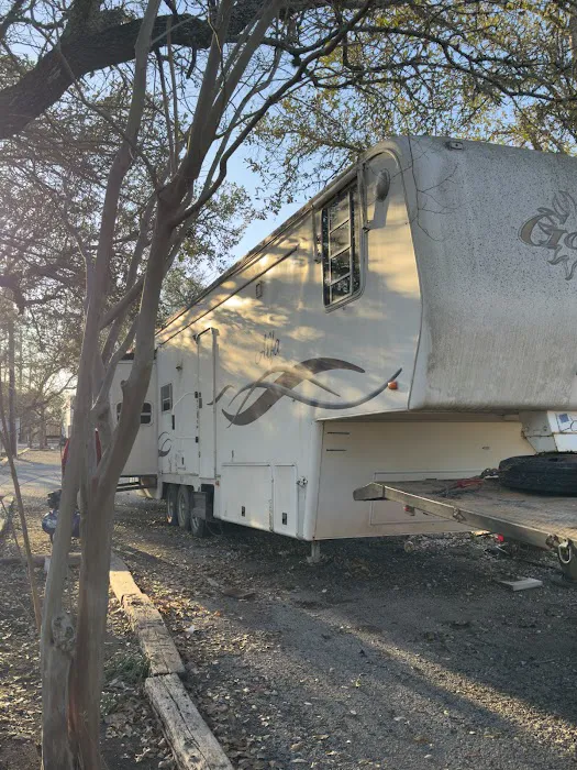 Shady Oaks RV Resort Picture 10