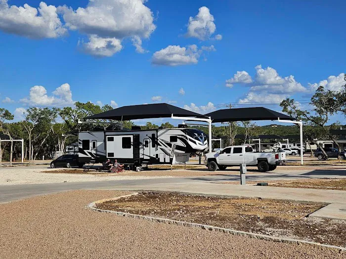 Ledgestone RV Resort Picture 5