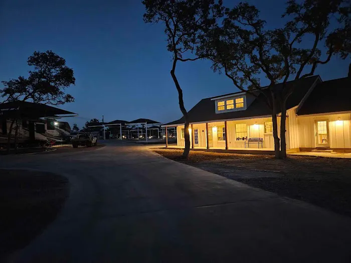 Ledgestone RV Resort Picture 4