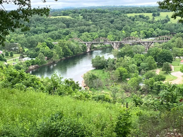 Bachelor Bluff Picture 4