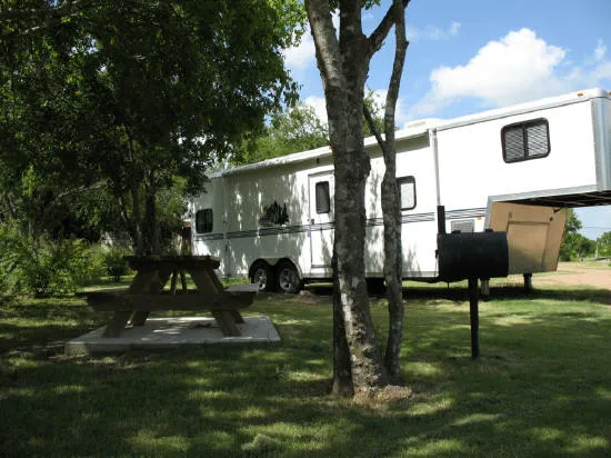 Almost Paradise RV Park LLC Picture 1