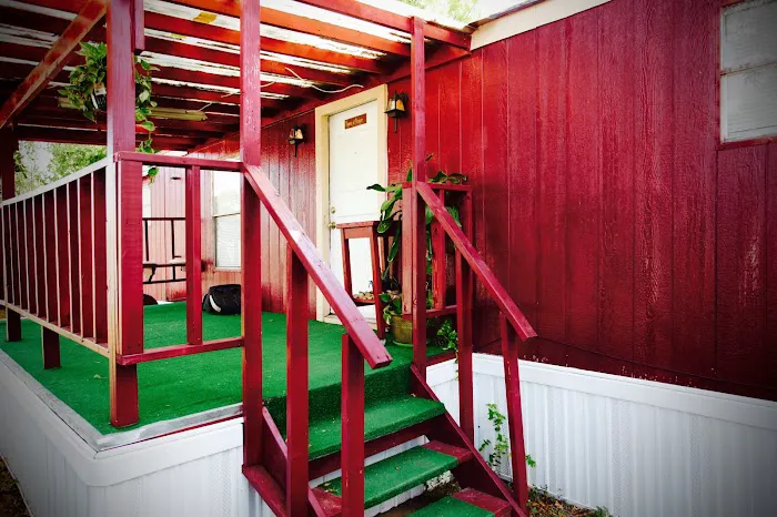 Lakeside Village MHC Picture 4