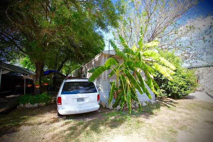 Lakeside Village MHC Picture 7