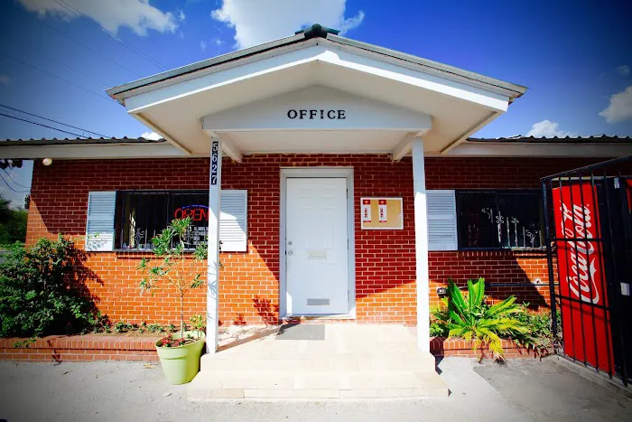 Lakeside Village MHC Picture 10