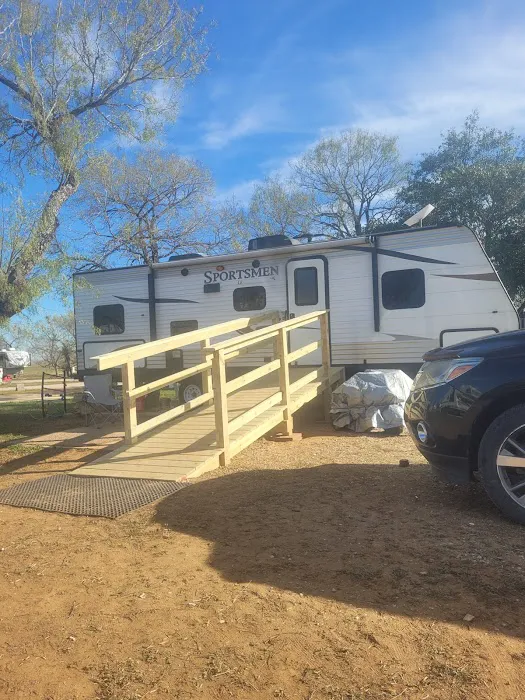 A Country Breeze RV Park Picture 7