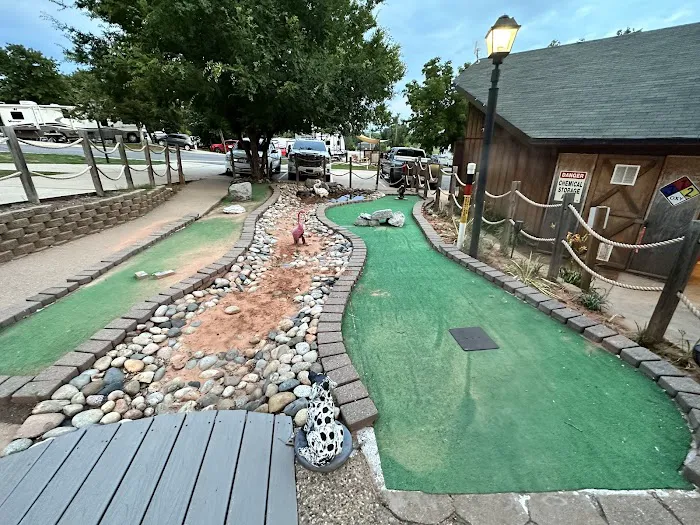 Twin Fountains RV Park Picture 9