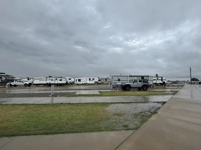 Old 66 RV Park Picture 10