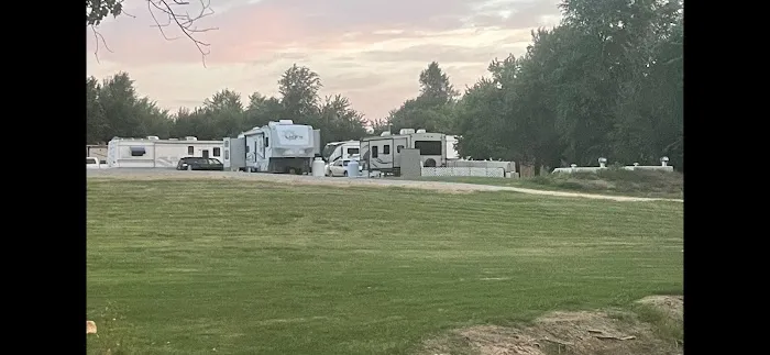 Big Red's RV Park Picture 10