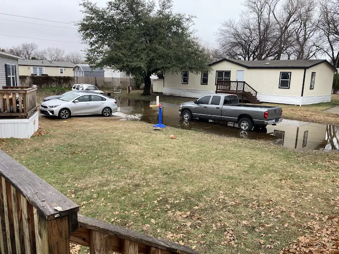 Lakeview Terrace Mobile Home Community Picture 1
