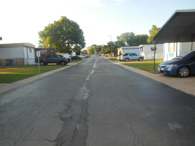 Anchor Inn Mobile Home Park Picture 7