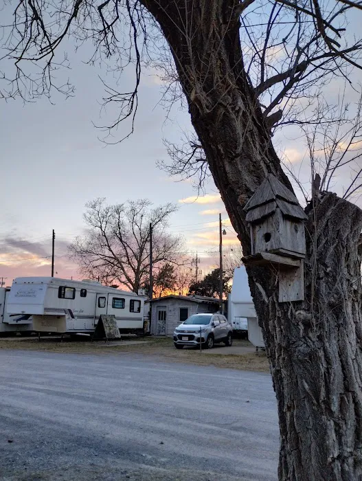 Plaza RV and Trailer Park Picture 2