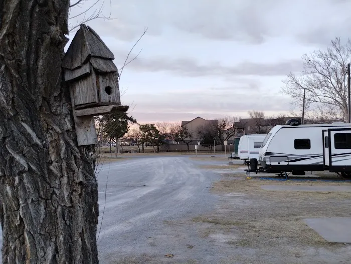 Plaza RV and Trailer Park Picture 5
