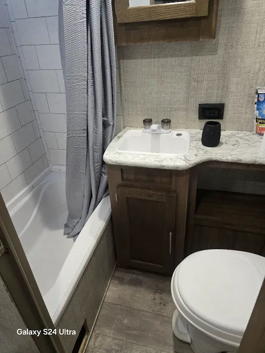 Pinewood Properties & Rv Park Picture 2