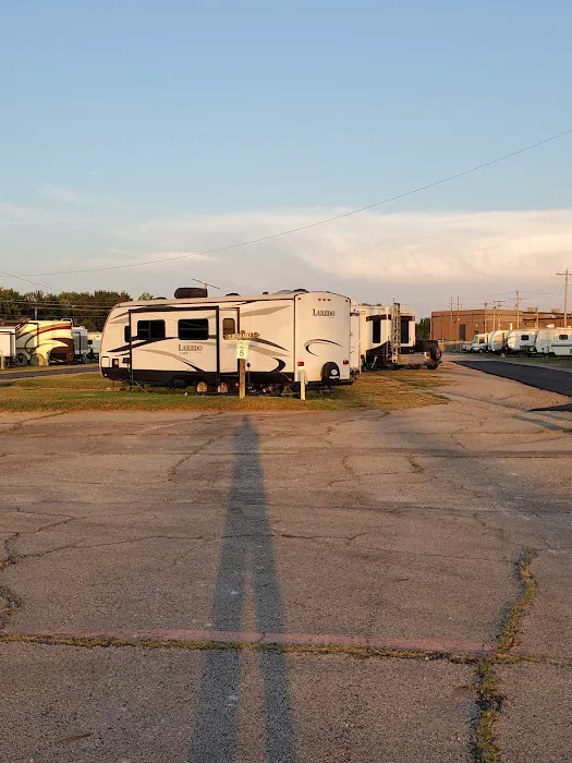 Overland RV Park Picture 3