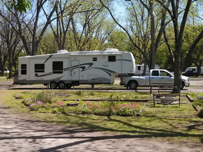 Overland RV Park Picture 4