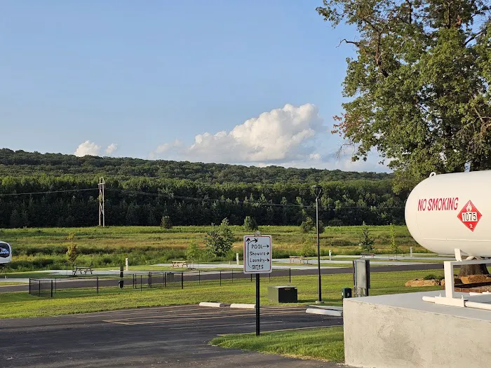 Pathfinder RV Resort Picture 8