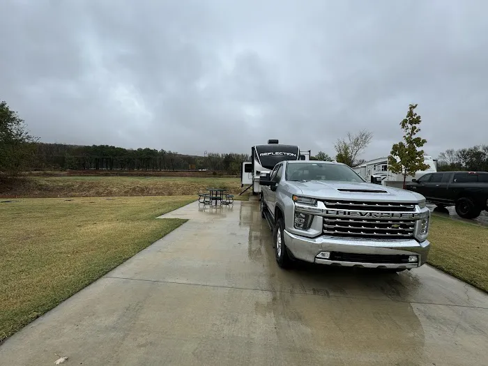 Pathfinder RV Resort Picture 9