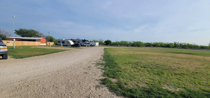 Dakota Lone Star RV Park Picture 8