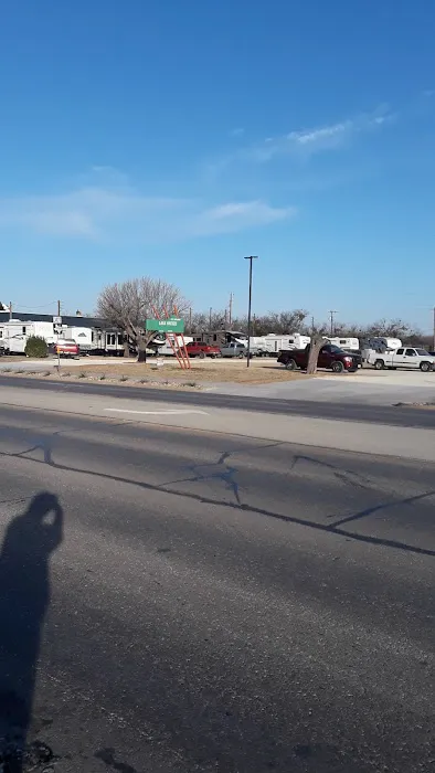 Lake Breeze Trailer Park Picture 7