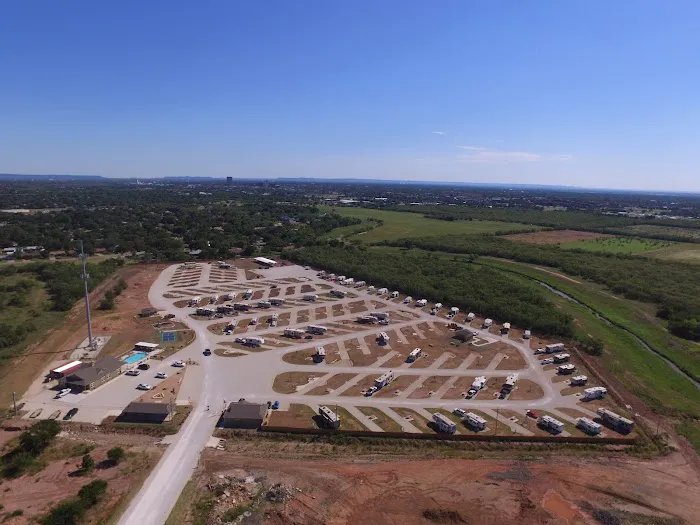 Whistle Stop RV Resort Picture 10