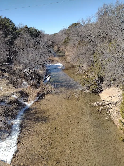 A&A covered RV park Picture 3