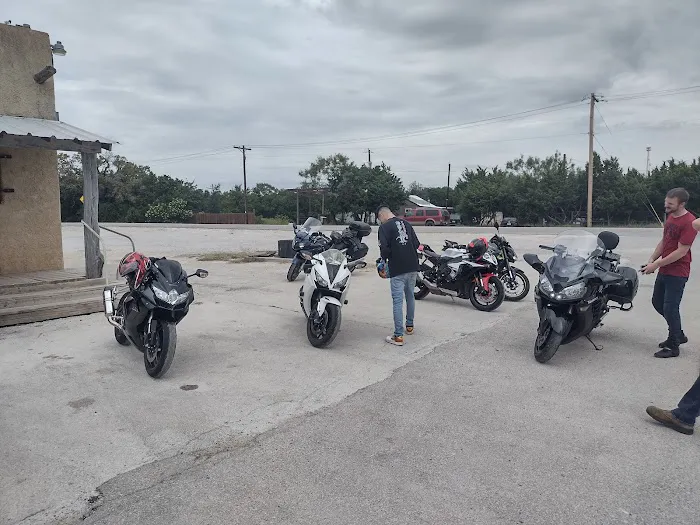 A&A covered RV park Picture 2