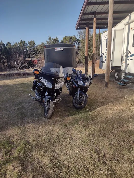 A&A covered RV park Picture 9