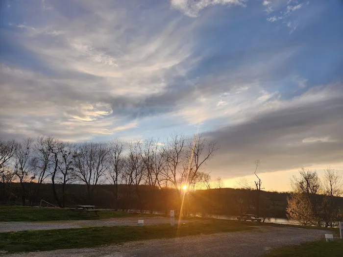 Denton Ferry RV Park & Cabin Rental Picture 2