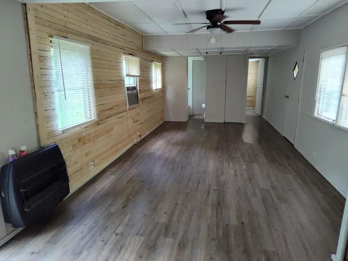 Cedar Hills Mobile Home Park Picture 5