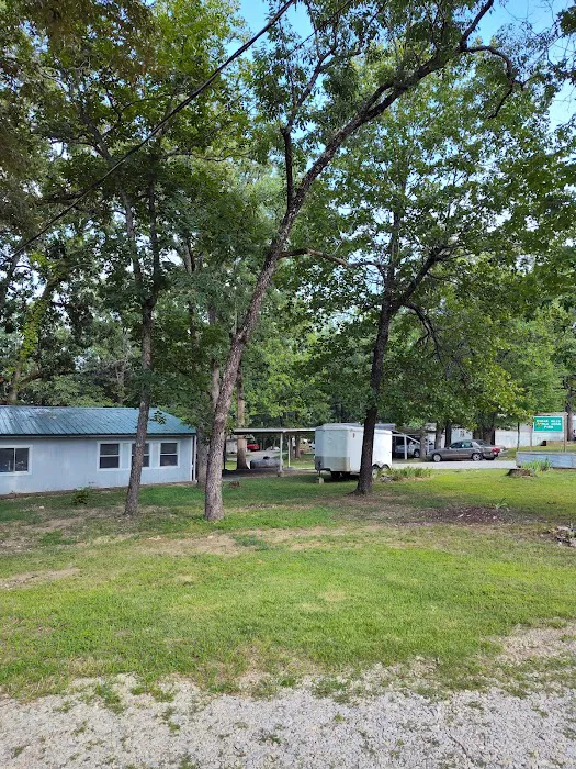 Cedar Hills Mobile Home Park Picture 10