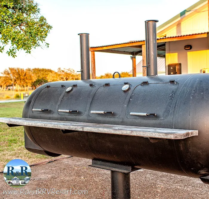 R & R RV Resort & Casitas Picture 3