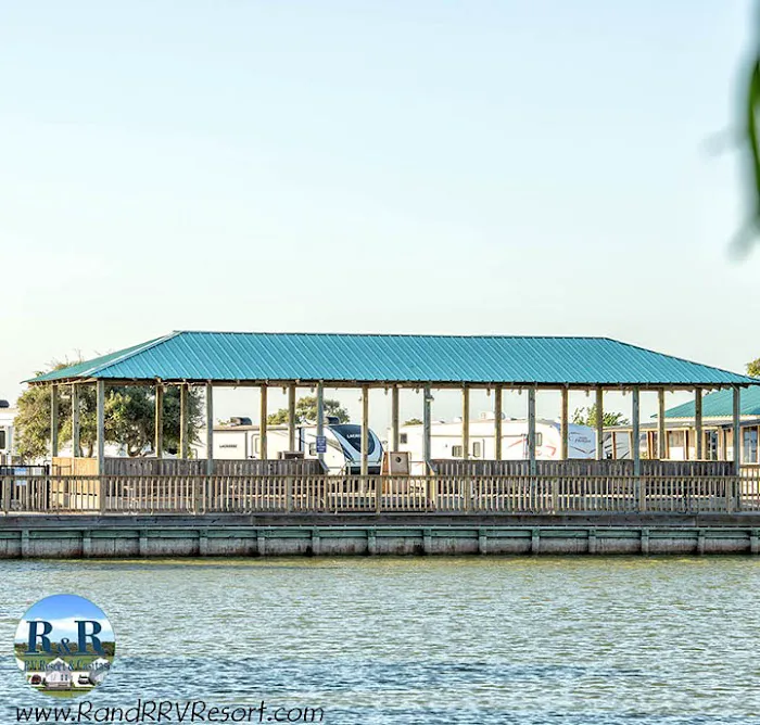 R & R RV Resort & Casitas Picture 4