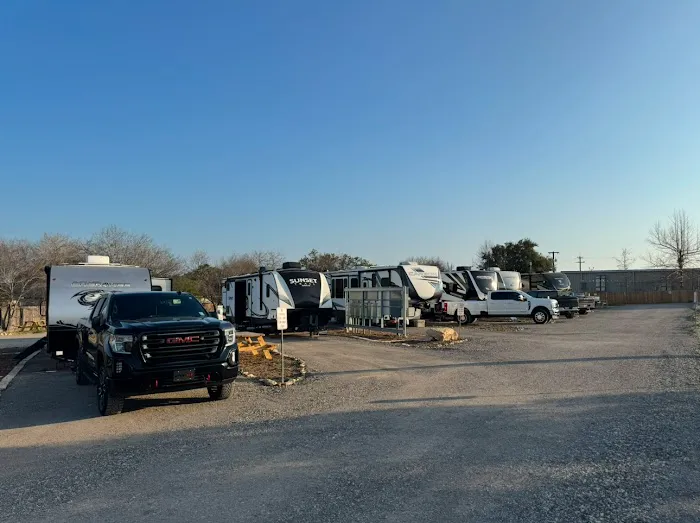 Dominion Oaks RV Park Picture 4