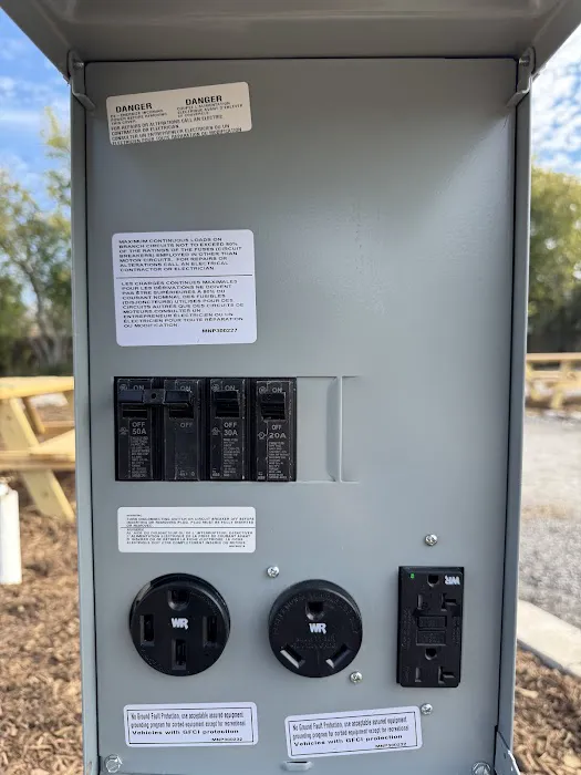 Dominion Oaks RV Park Picture 9