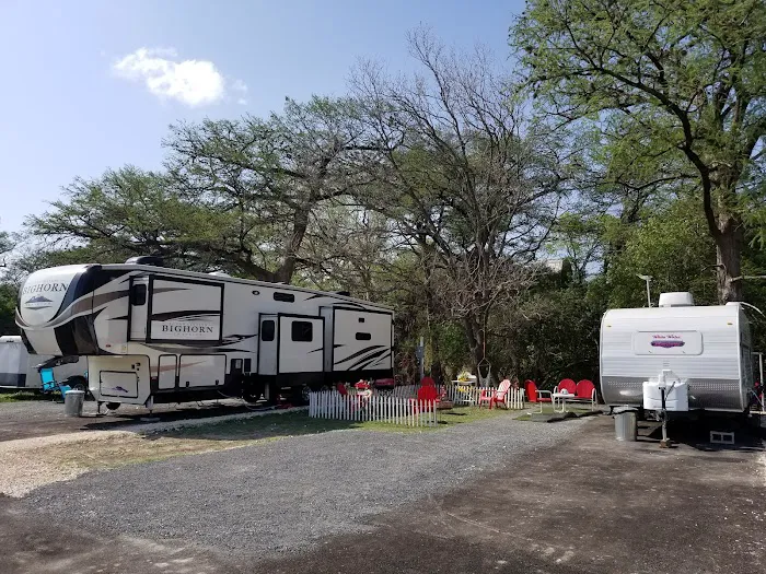 Medina River RV Park Picture 1