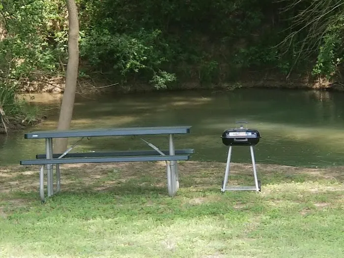 Medina River RV Park Picture 4