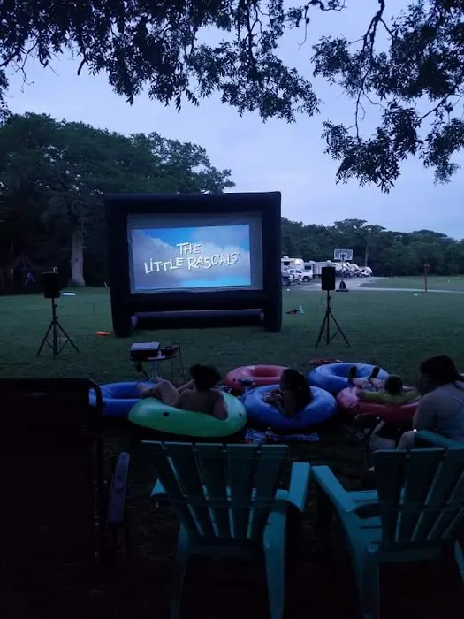 Medina River RV Park Picture 9