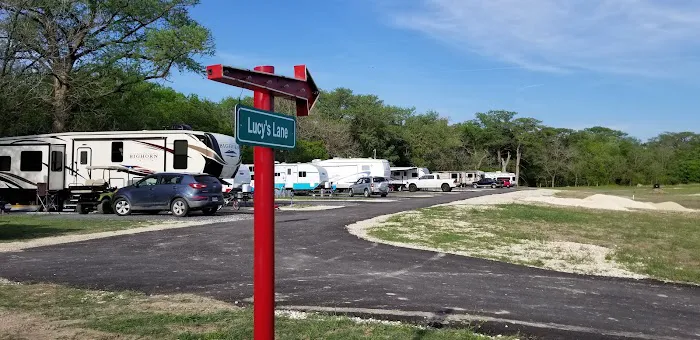 Medina River RV Park Picture 10