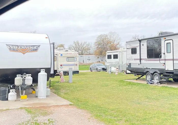 Abe's RV Park Picture 4