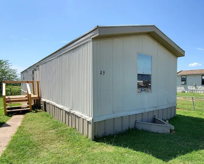 Oak Tree Mobile Home Park Picture 1