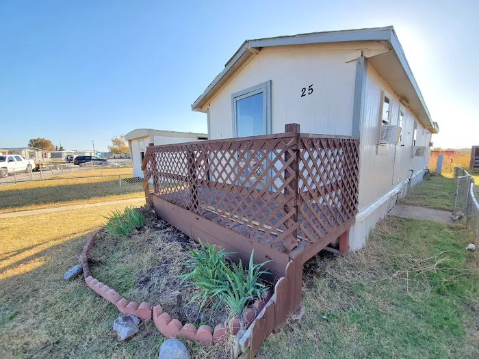 Oak Tree Mobile Home Park Picture 6