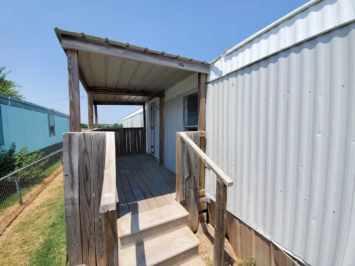 Oak Tree Mobile Home Park Picture 7