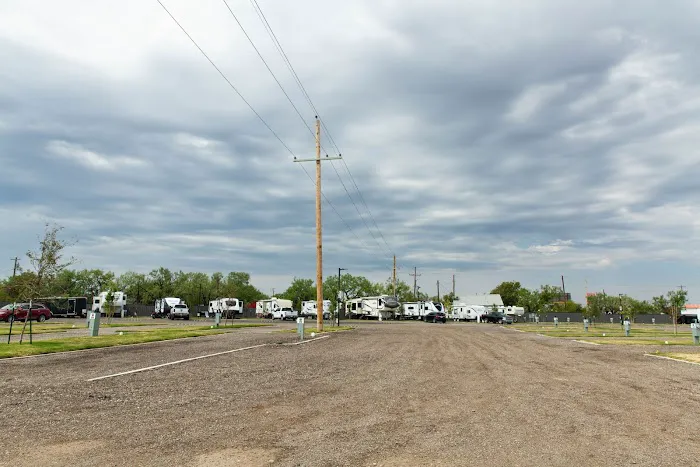 Tebo Station RV Resort Picture 1