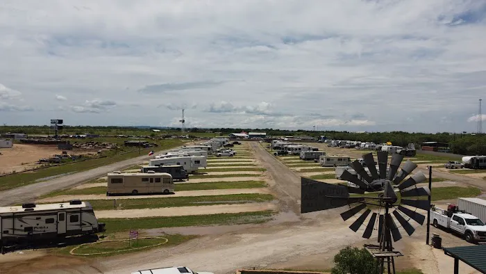 Windmill RV Park Picture 2