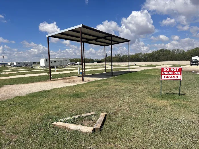 Windmill RV Park Picture 4